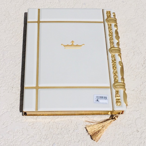 ✨ New Disney Parks Snow White and the Seven Dwarfs Storybook Journal ✨ - Picture 12 of 16